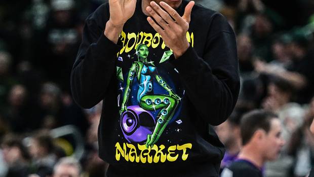 Milwaukee Bucks coach Mike Budenholzer says they're erring on the side of caution when it comes to Giannis Antetokounmpo's health - Vimarsana News
