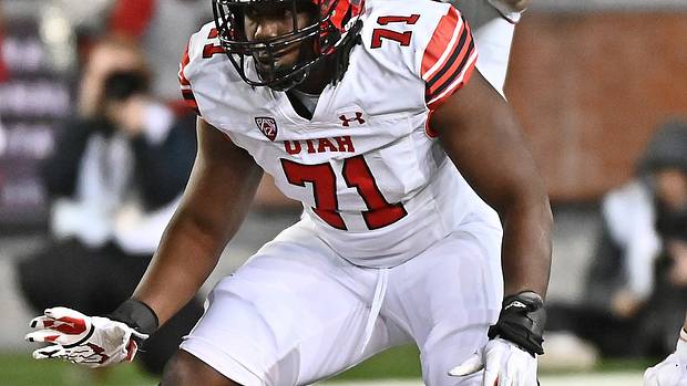 Utah Utes offensive lineman Braeden Daniels (71) lines up for a play against the Washington State Cougars in the second half at Gesa Field at Martin Stadium.