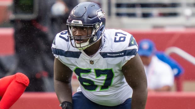 Seattle Seahawks offensive tackle Charles Cross (67) during the second quarter against the San Francisco 49ers at Levi's Stadium.