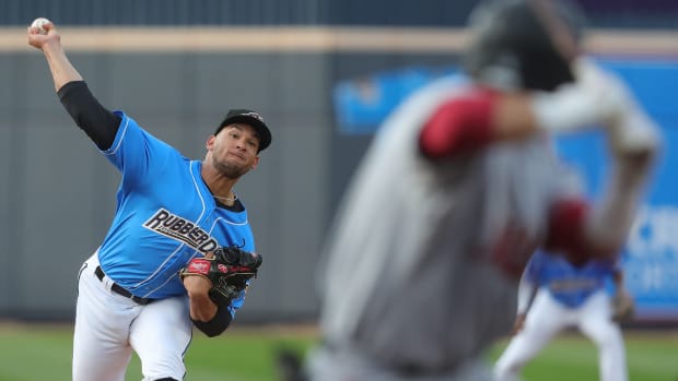 Akron RubberDucks starting pitcher Daniel Espino throws against the Altoona Curve during the first inning of a MiLB baseball game at Canal Park on Friday. Ducksespino 1 © Jeff Lange / USA TODAY NETWORK