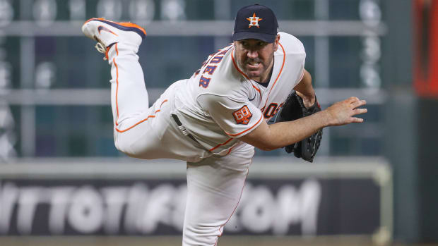 Justin Verlander pitches for the Houston Astros