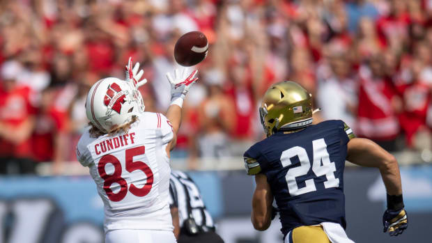 Wisconsin tight end Clay Cundiff hauls in a deep pass versus Notre Dame.