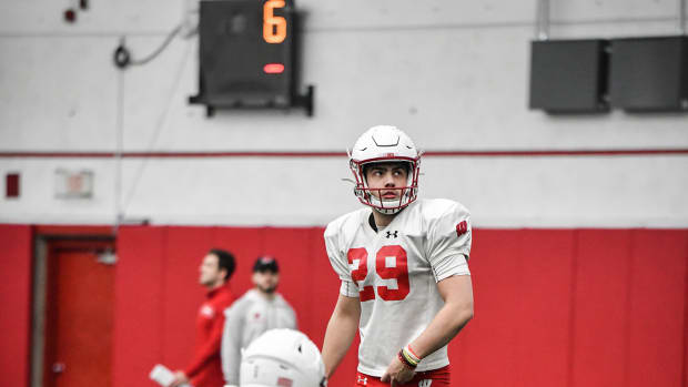 Wisconsin 'trying to be smart' with kicker Vito Calvaruso in fall camp - Sports Illustrated Wisconsin Badgers News, Analysis and More