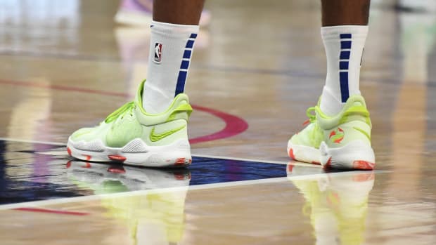 Which basketball players wear Nike PG 5