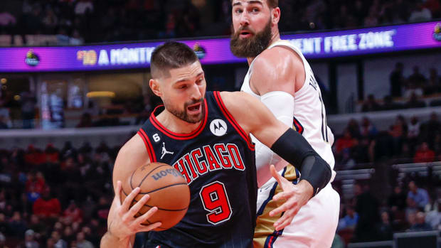 November 9, 2022; Chicago Bulls center Nikola Vucevic vs. New Orleans Pelicans center Jonas Valanciunas at United Center.