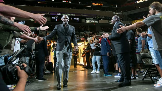 Charles Oakley would rather play with LeBron James than Michael Jordan -  Sports Illustrated Chicago Bulls News, Analysis and More