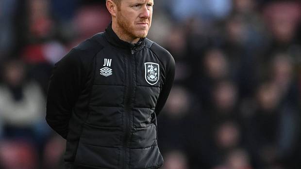 Huddersfield manager Jon Worthington