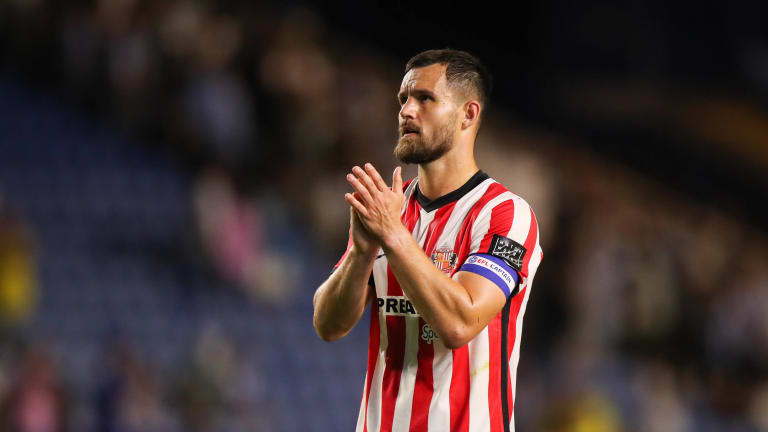 Sunderland to review future of 'outstanding' defender in the summer