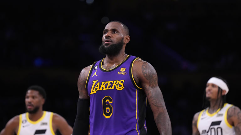 LeBron James Wears New Nike Shoes in Lakers Colors