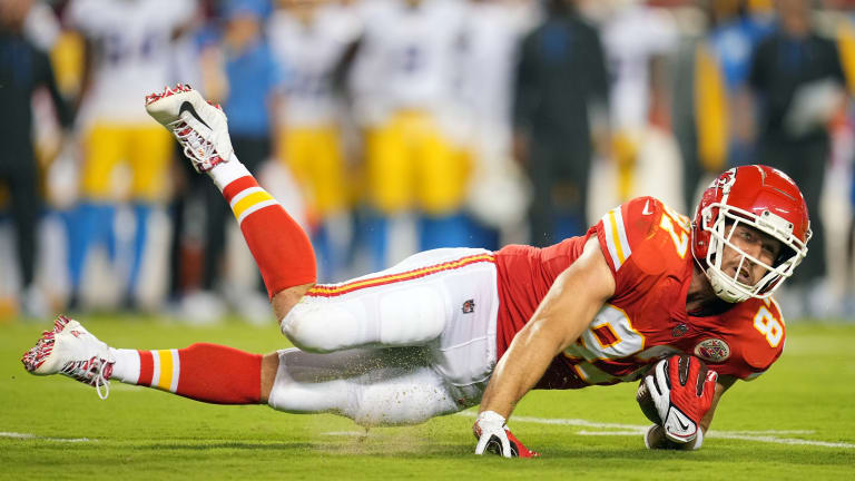 Travis Kelce Wears Nike Dunks Before Chiefs Game