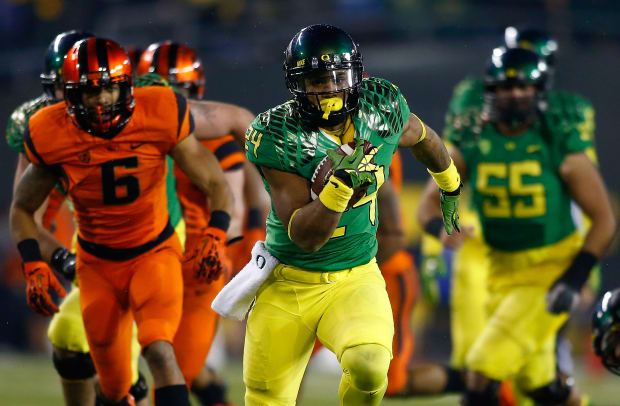 Ranking the Ducks Past Decade of Uniform Combinations: The Bottom of the  Barrel - Sports Illustrated Oregon Ducks News, Analysis and More