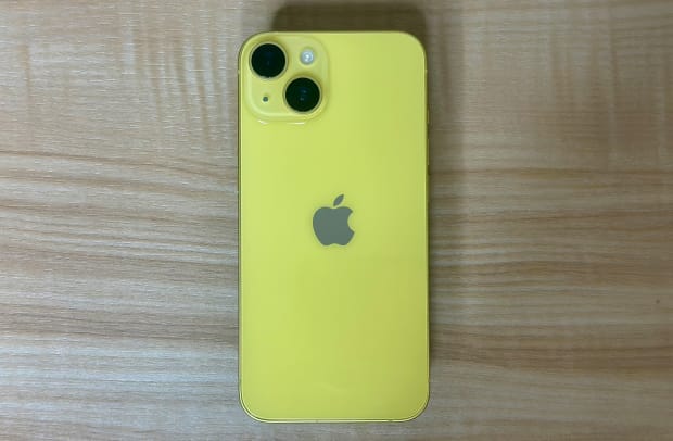 2-iPhone 14 Yellow First Look