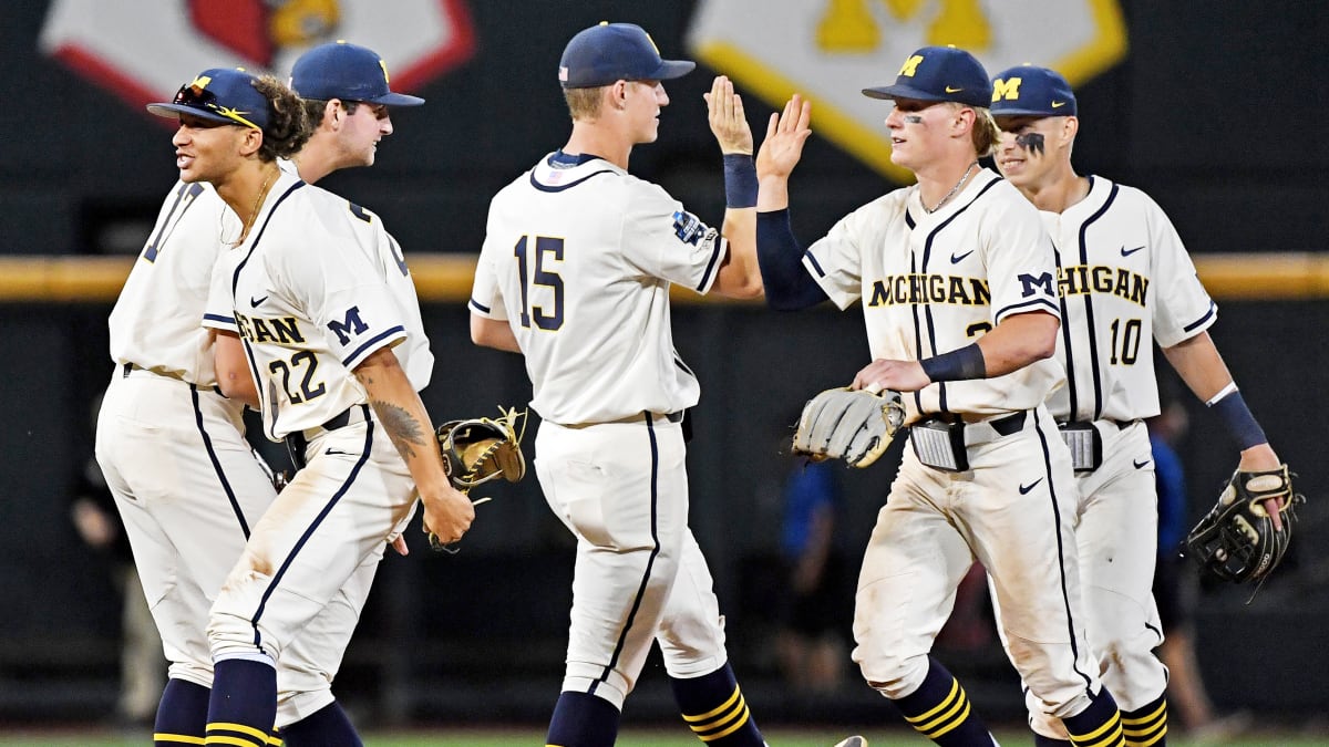 College World Series Michigan Beats No 2 Vanderbilt In Game 1 Sports Illustrated