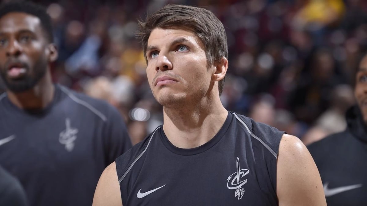 Kyle Korver to miss Raptors game following his brother's death 