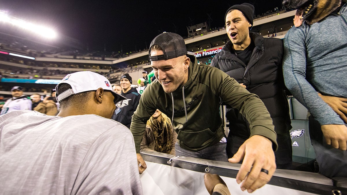 Mike Trout Cheering His Eagles On All the Way to Super Bowl 52