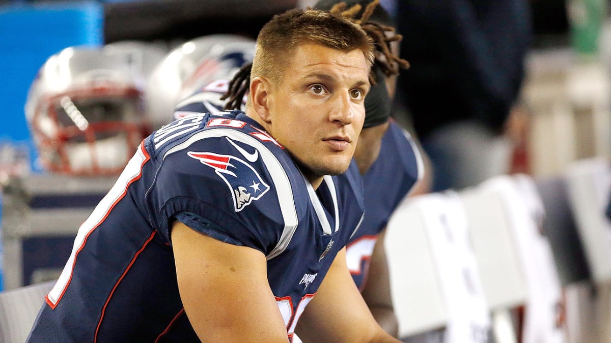 Cardinals identify Gronkowski as replacement for Ertz