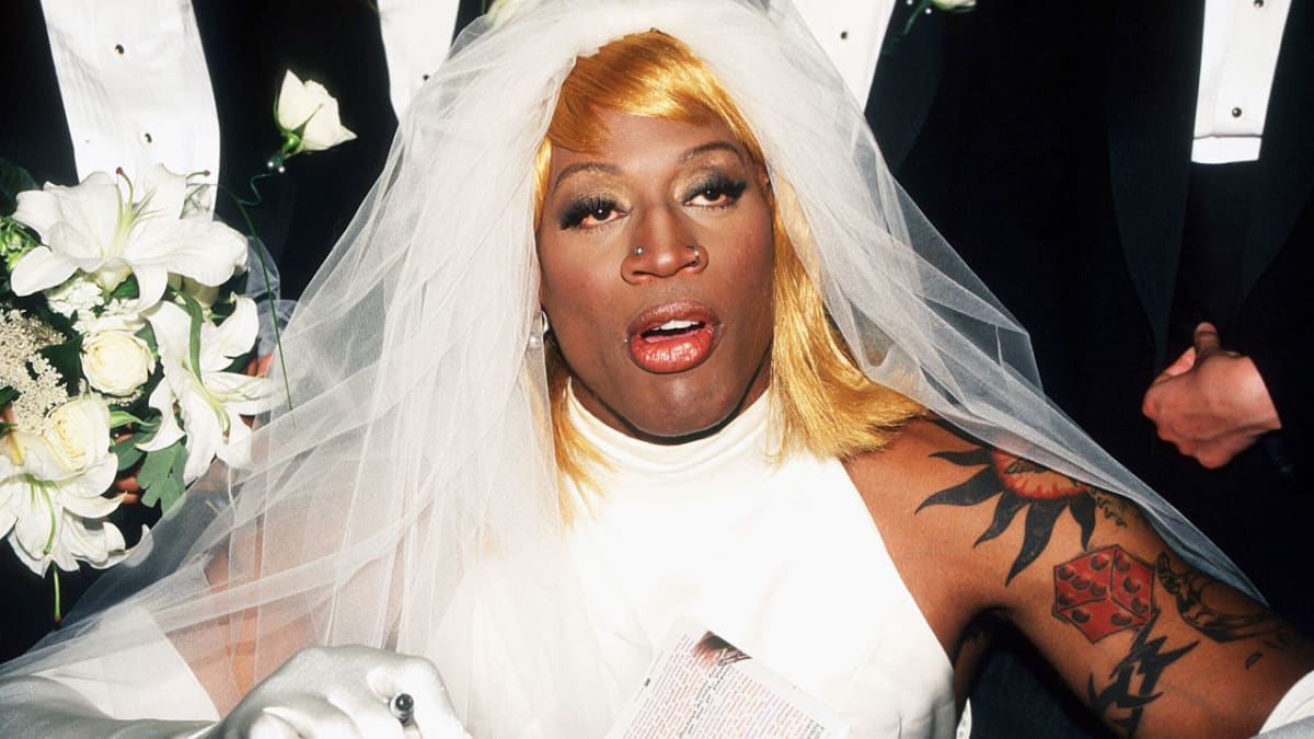 Dennis Rodman In A Wedding Dress T shirt cheap and comfort