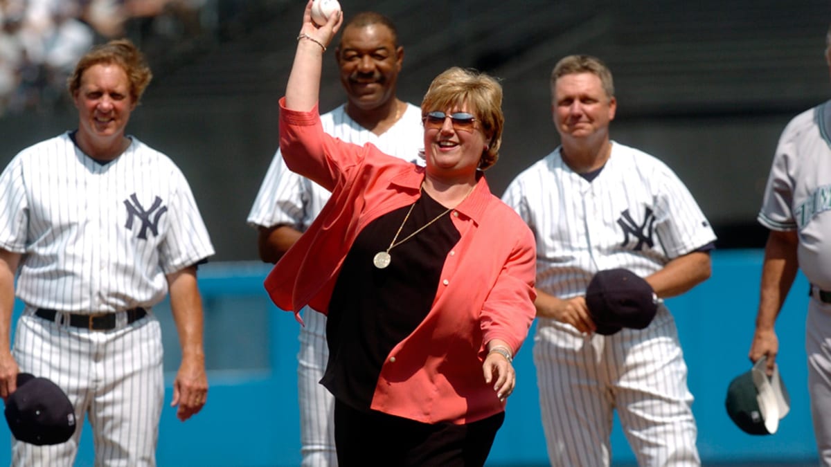 Widows of Hunter, Munson reflect at Yankees' Old-Timer's Day - Sports  Illustrated