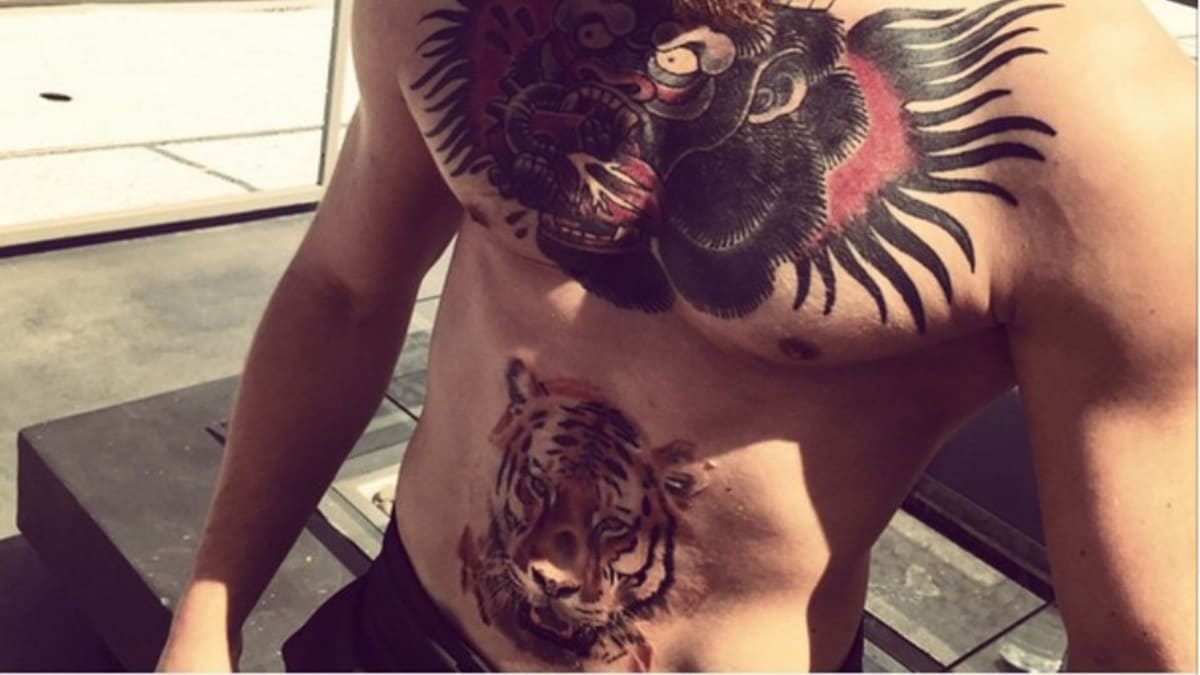 UFC Lightweight Dan Hooker Shows Off Massive New Back Tattoo Photo