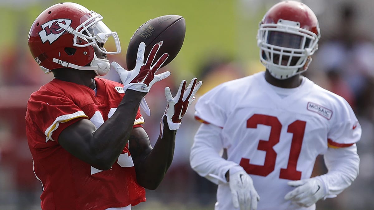Jeremy Maclin opens up Chiefs playbook at training camp - Sports