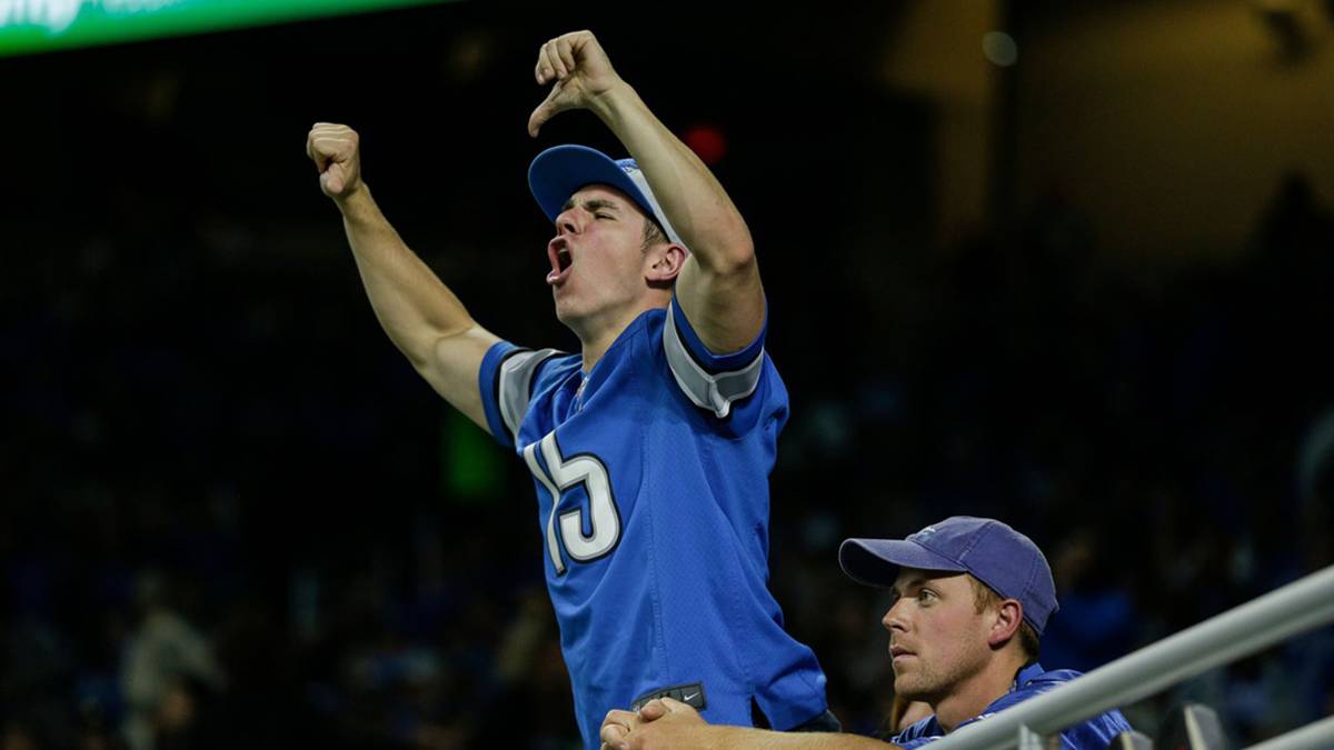 Twitter Reacts: New Detroit Lions Hat 