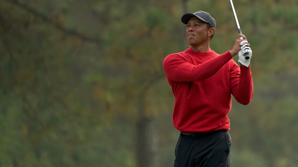 tiger woods red shirt