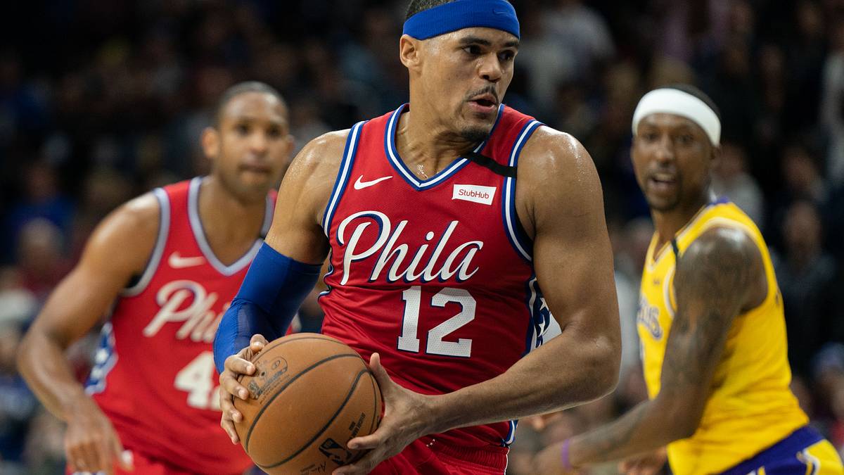 76ers' Tobias Harris Decorates Sneakers 