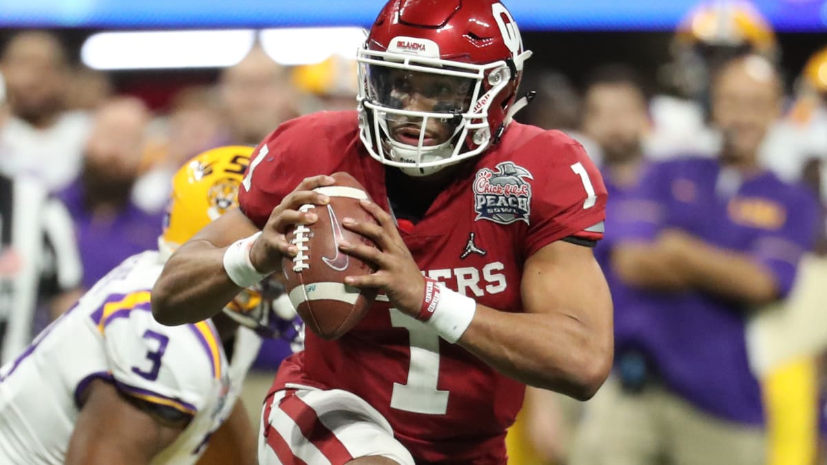 Jalen Hurts inks contract with Eagles, gets $1.94M signing bonus