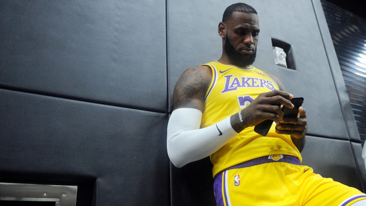 Lakers star LeBron James drops perfect Dragon Ball Z photo to hype up  Bronny, Bryce