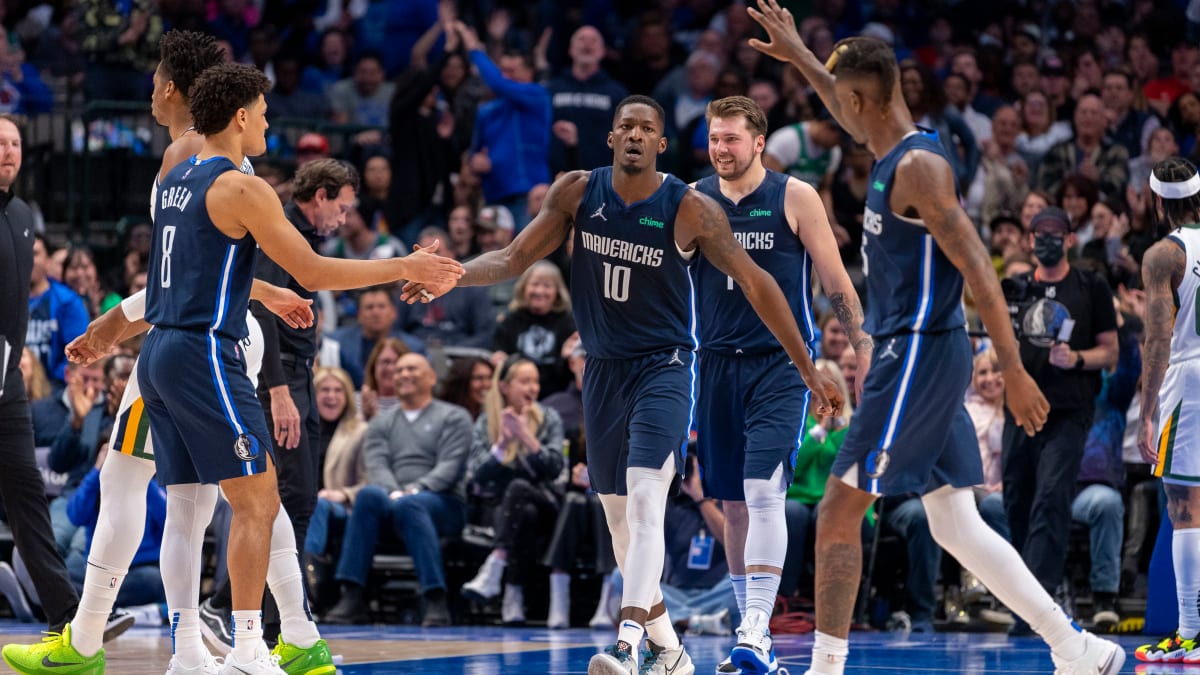 Mavericks vs. Jazz Instant Reaction: Luka, Dinwiddie and Finney-Smith Come  Up Big - Sports Illustrated Dallas Mavericks News, Analysis and More