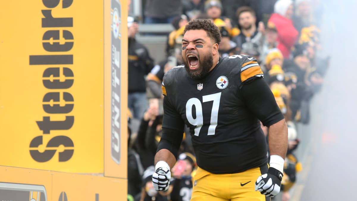 The Pittsburgh Steelers announce two 2022 team award winners