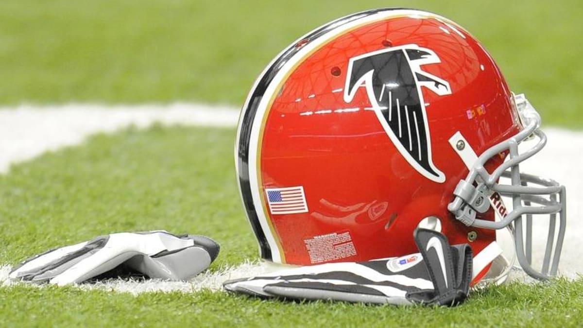 Falcons Are Bringing Classic Helmet Back For 2022 Season - Sports  Illustrated