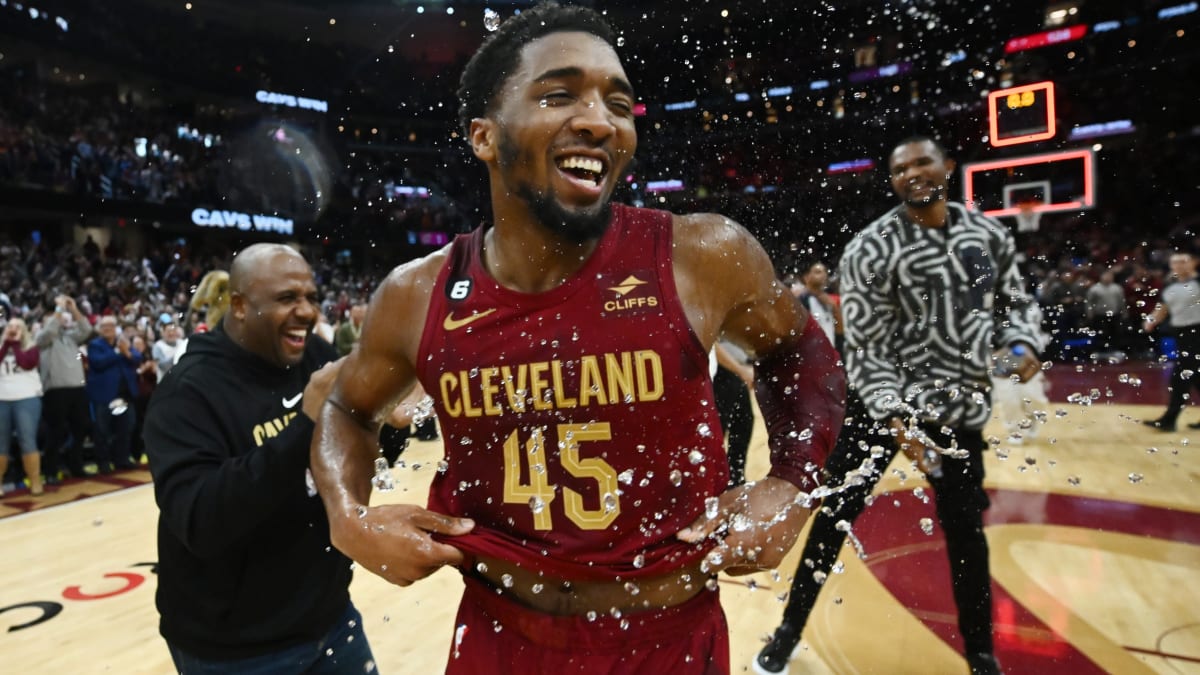 Donovan Mitchell recreates iconic NBA moment after stunning 71-point  performance in Cavaliers' OT win