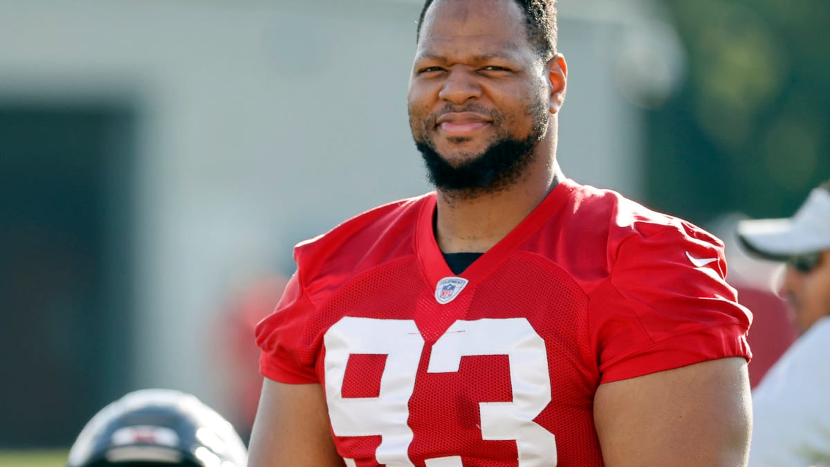 Browns Interested in Signing Veteran DT Ndamukong Suh
