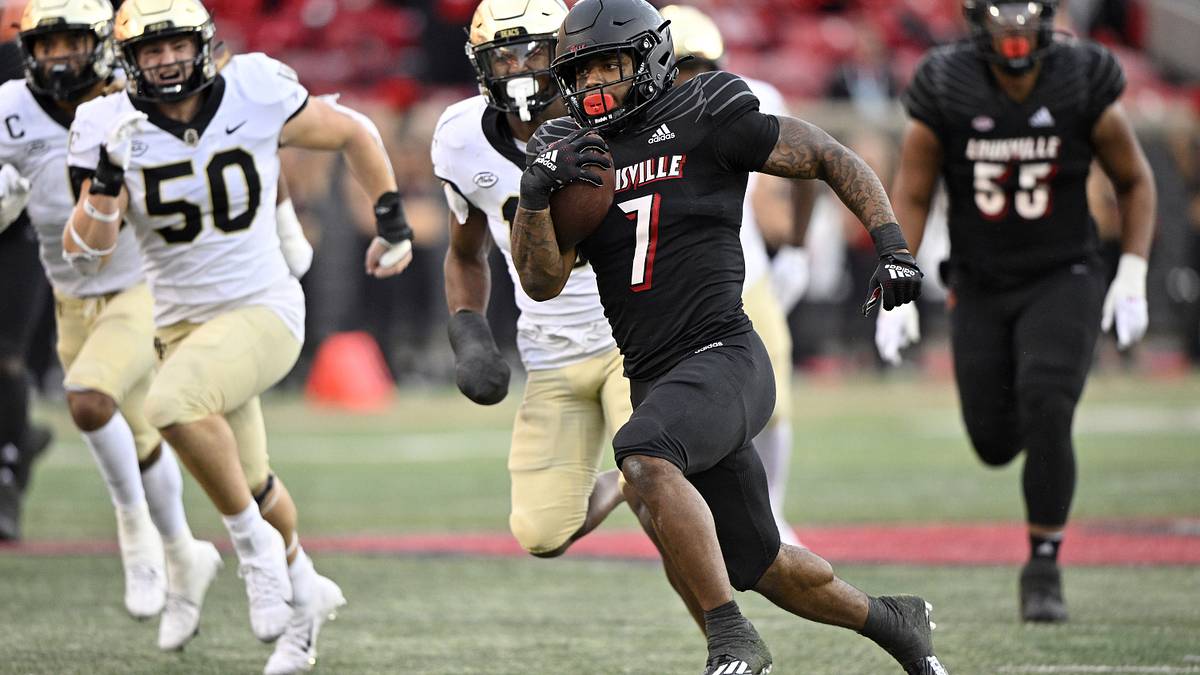 Highlights, Photos and Notes: Louisville 48, Wake Forest 21 - Sports  Illustrated Louisville Cardinals News, Analysis and More
