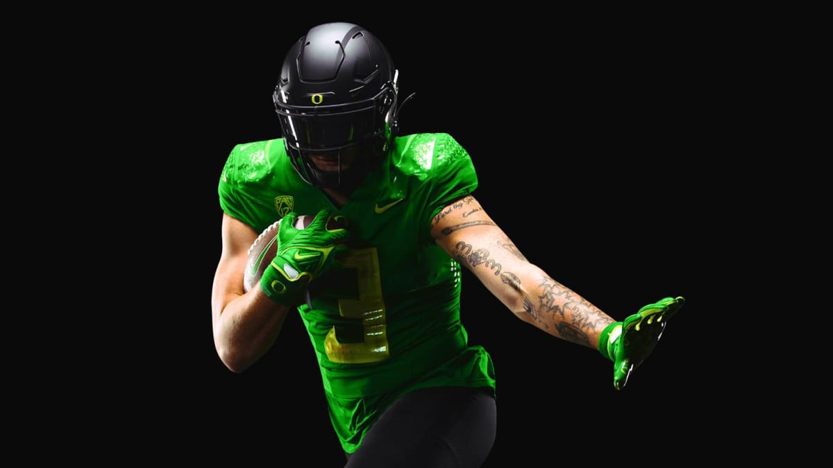 Oregon Reveals 'Nightmare Green' Uniforms for Black-Out Game vs
