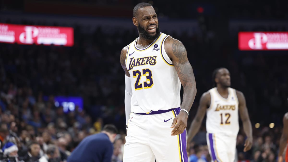 LeBron James Becomes First Player in NBA History to Score 40,000 Career  Points - Sports Illustrated