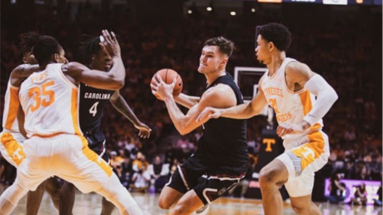 South Carolina loses close one to Tennessee