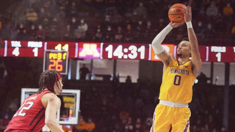 Willis carries shorthanded Gophers to beat Rutgers