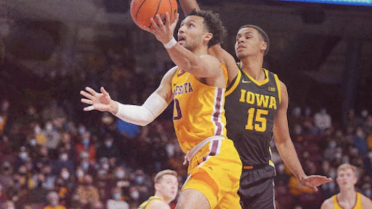 Gophers' rally comes up short, lose to Iowa