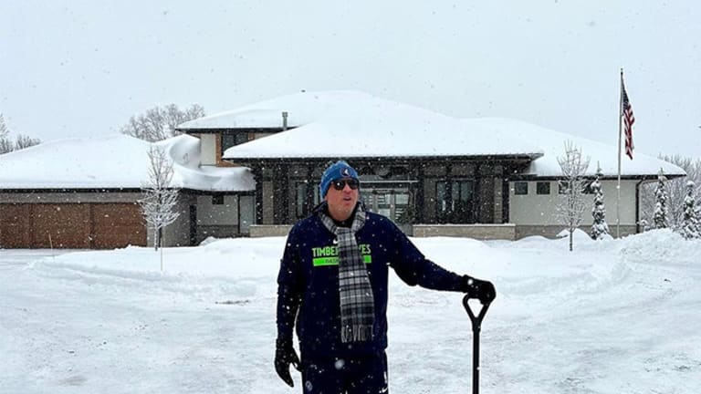 Internet has fun with Wolves owner Alex Rodriguez 'shoveling' his driveway