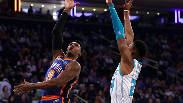Barrett (9) returned to the New York lineup against Charlotte on Saturday