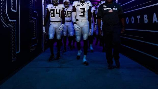 UCF's Tunnel Walk Helps To Really Make The Uniforms Pop