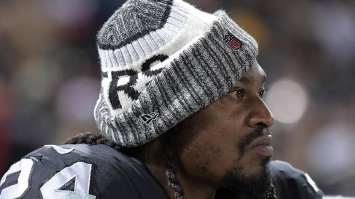 Marshawn Lynch Does Improv Comedy in 