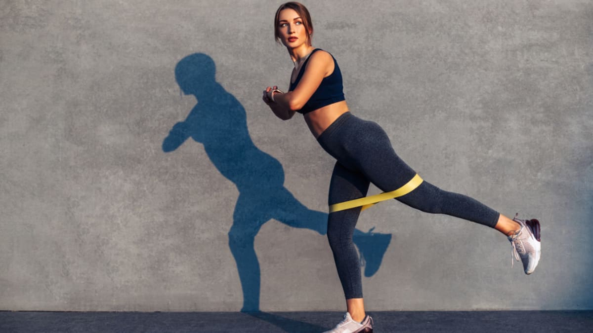 The Best Resistance Band Exercises for Beginners. Nike IN