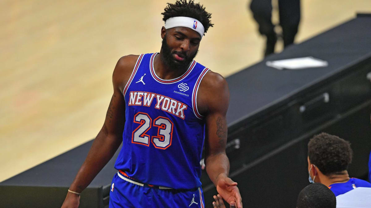 Mitchell Robinson re-signs with Knicks on reported 4-year deal