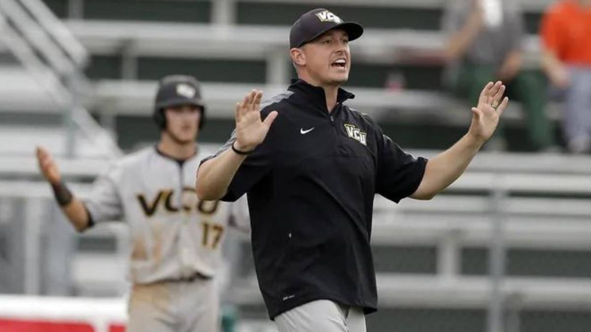 It's Official: Notre Dame Hires Shawn Stiffler As Its New Baseball Coach -  Sports Illustrated Notre Dame Fighting Irish News, Analysis and More
