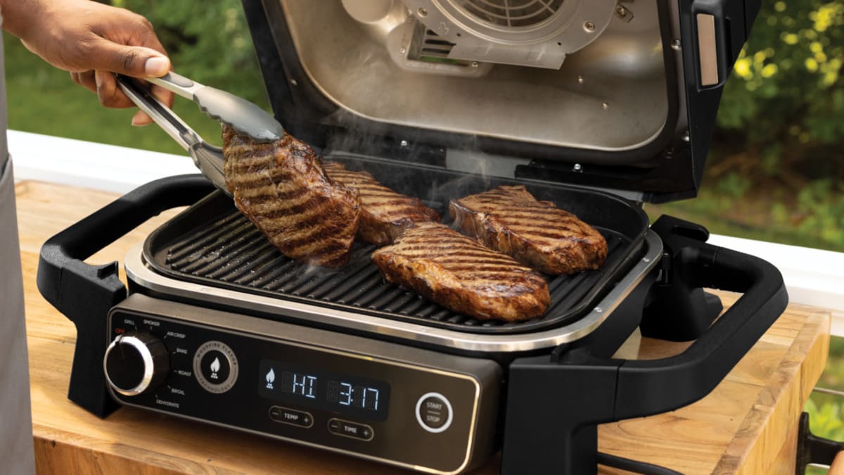 Review: Ninja Woodfire Outdoor Grill Perfect For Camping and Tailgating -  Sports Illustrated