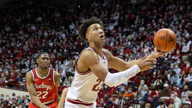 WATCH: Indiana’s Trayce Jackson-Davis Spins For Layup Against Miami of Ohio