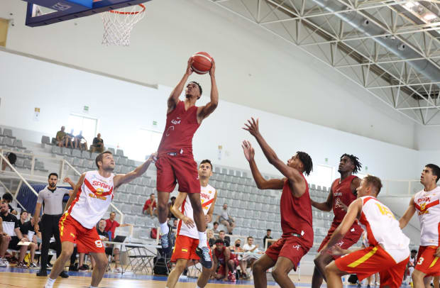 El baloncesto de Alabama domina a España, 108-64
